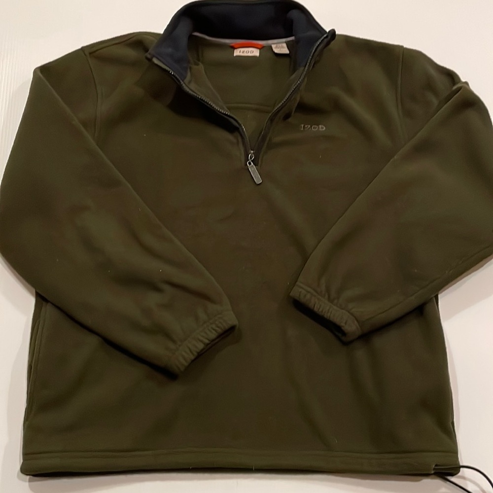 Izod dark green, quarter zip, long sleeve, mock neck pullover. Men’s large